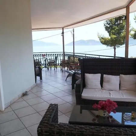 Bay Lägenhetshotell Sami (Kefalonia)